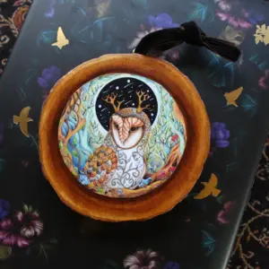 Art Print Wood Slice - Keeper of Knowledge