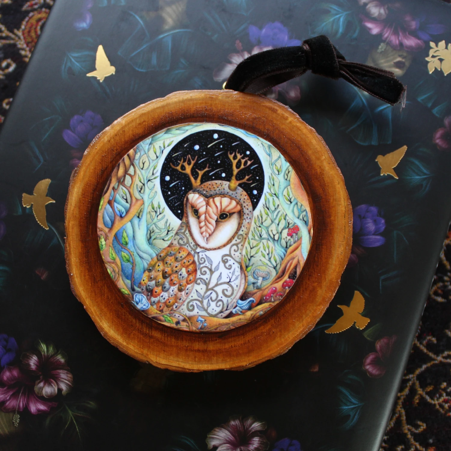 Art Print Wood Slice - Keeper of Knowledge