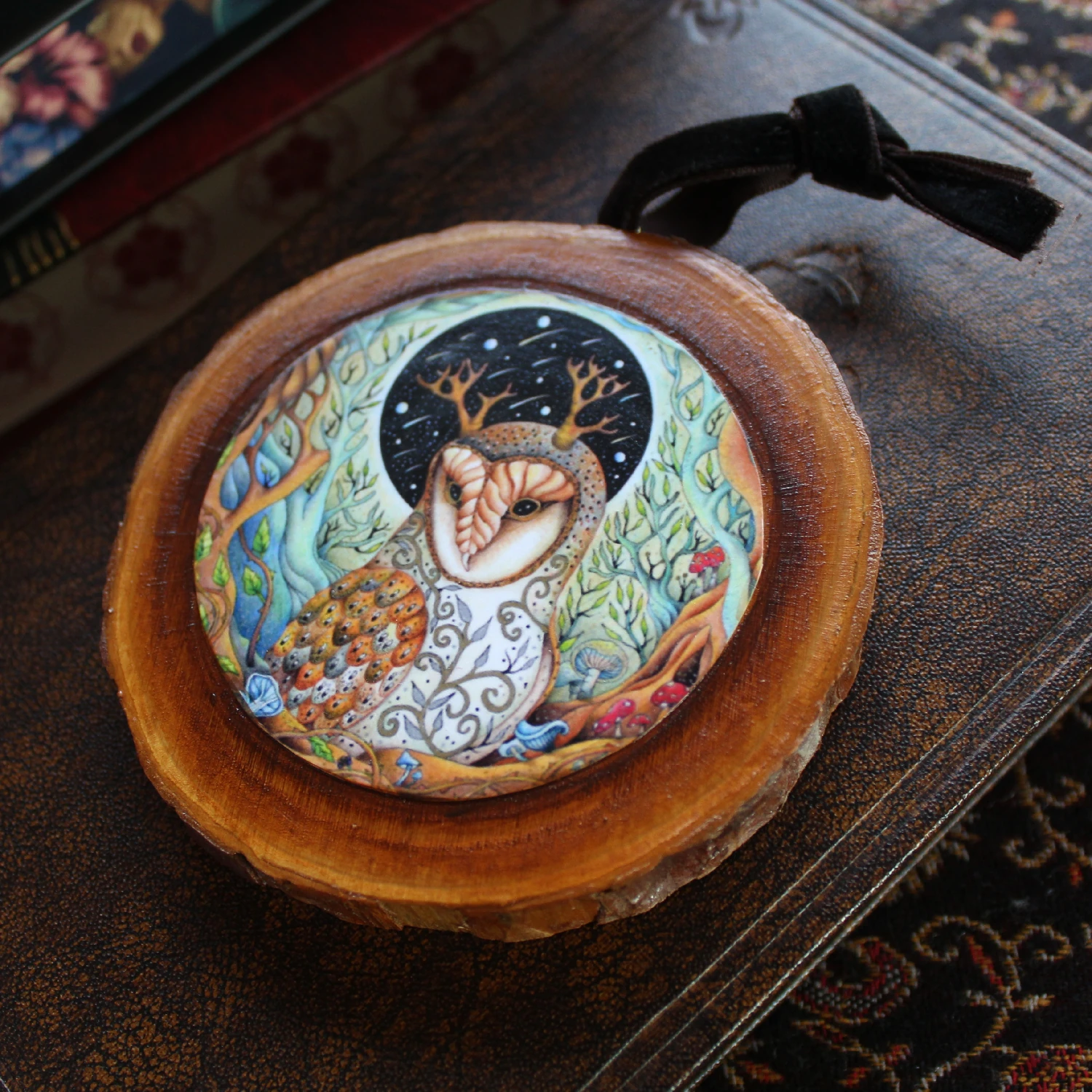 Art Print Wood Slice - Keeper of Knowledge - Image 3